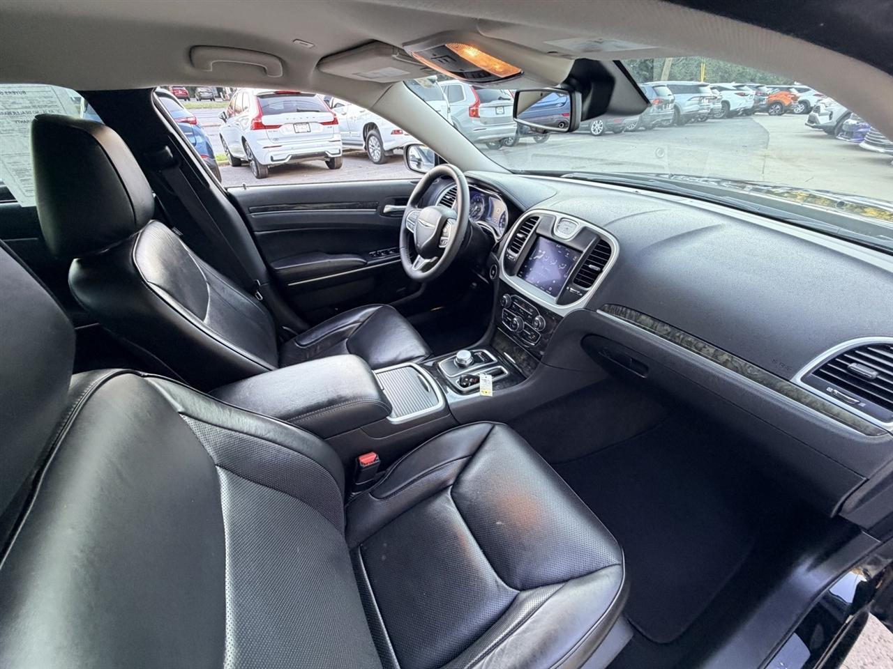 Chrysler 300 Touring L 2023