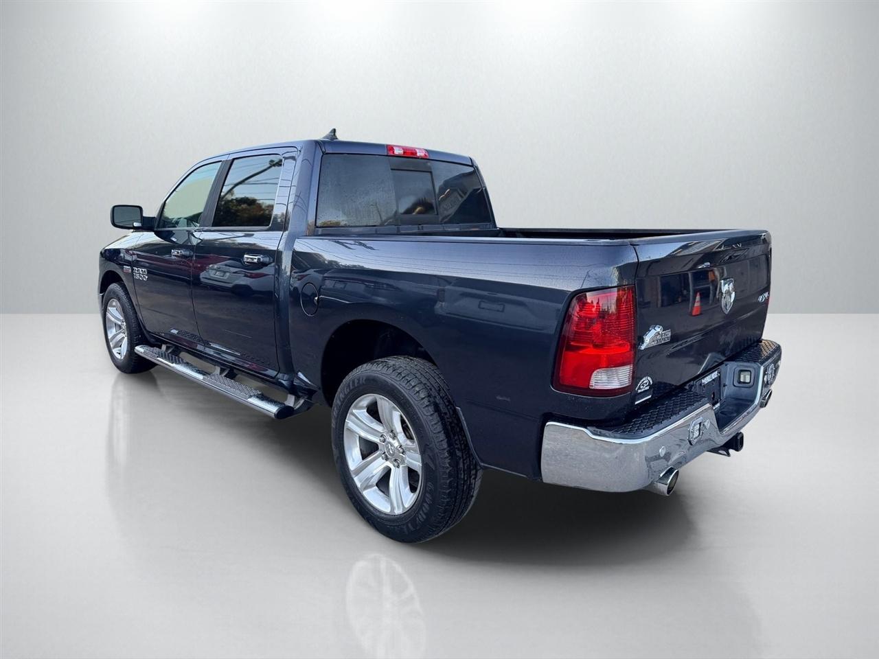 RAM 1500 SLT Crew Cab SWB 4WD 2014