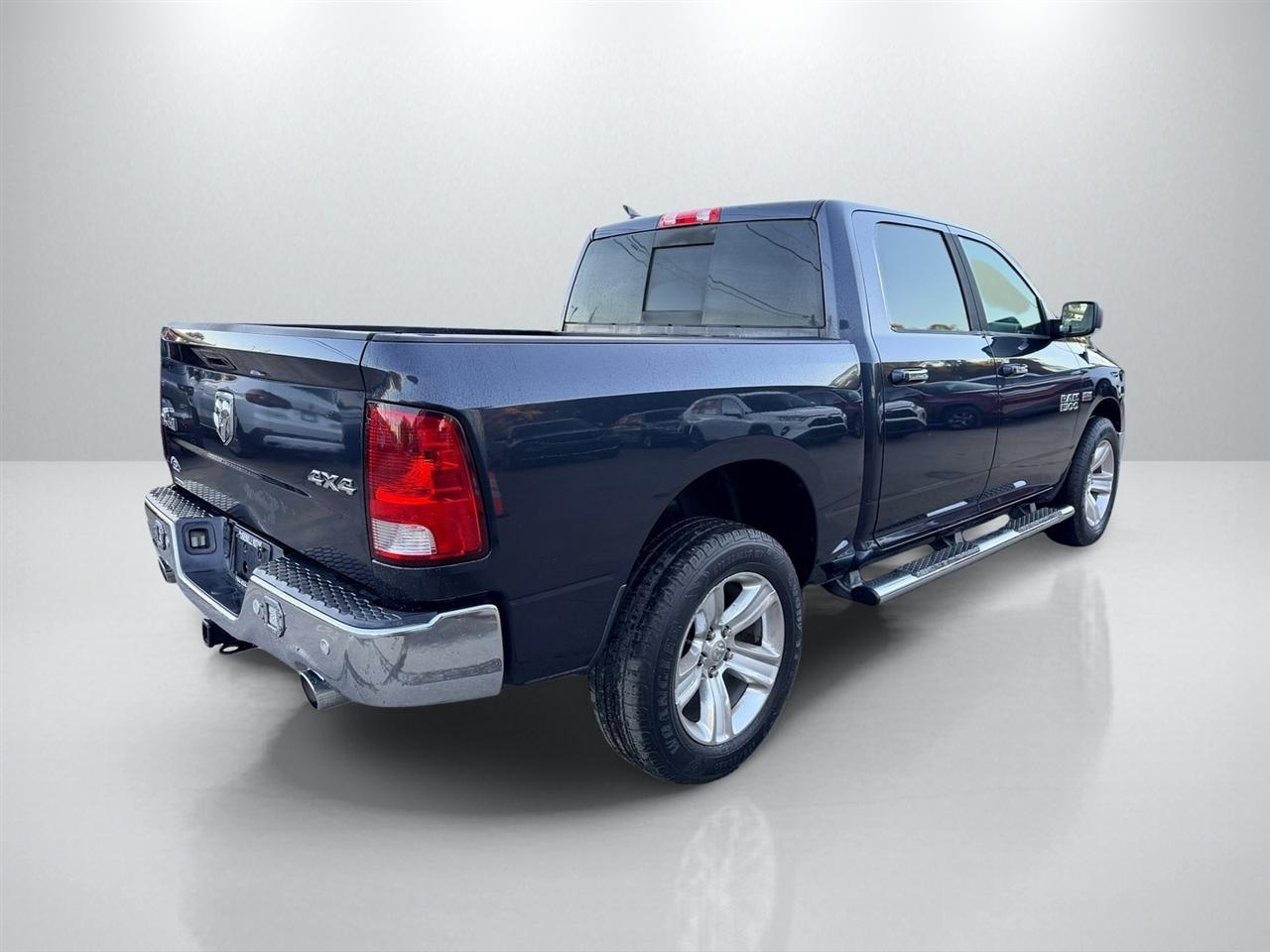 RAM 1500 SLT Crew Cab SWB 4WD 2014