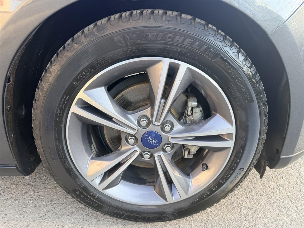 Ford Focus SE Sedan 2018