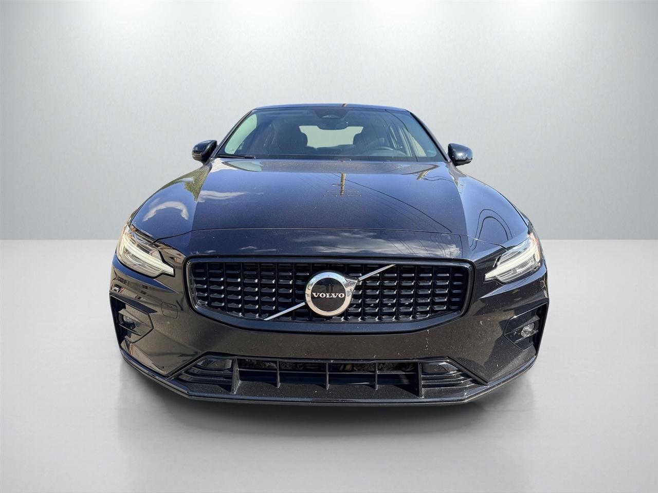 Volvo S60 B5 Core Dark AWD 2024