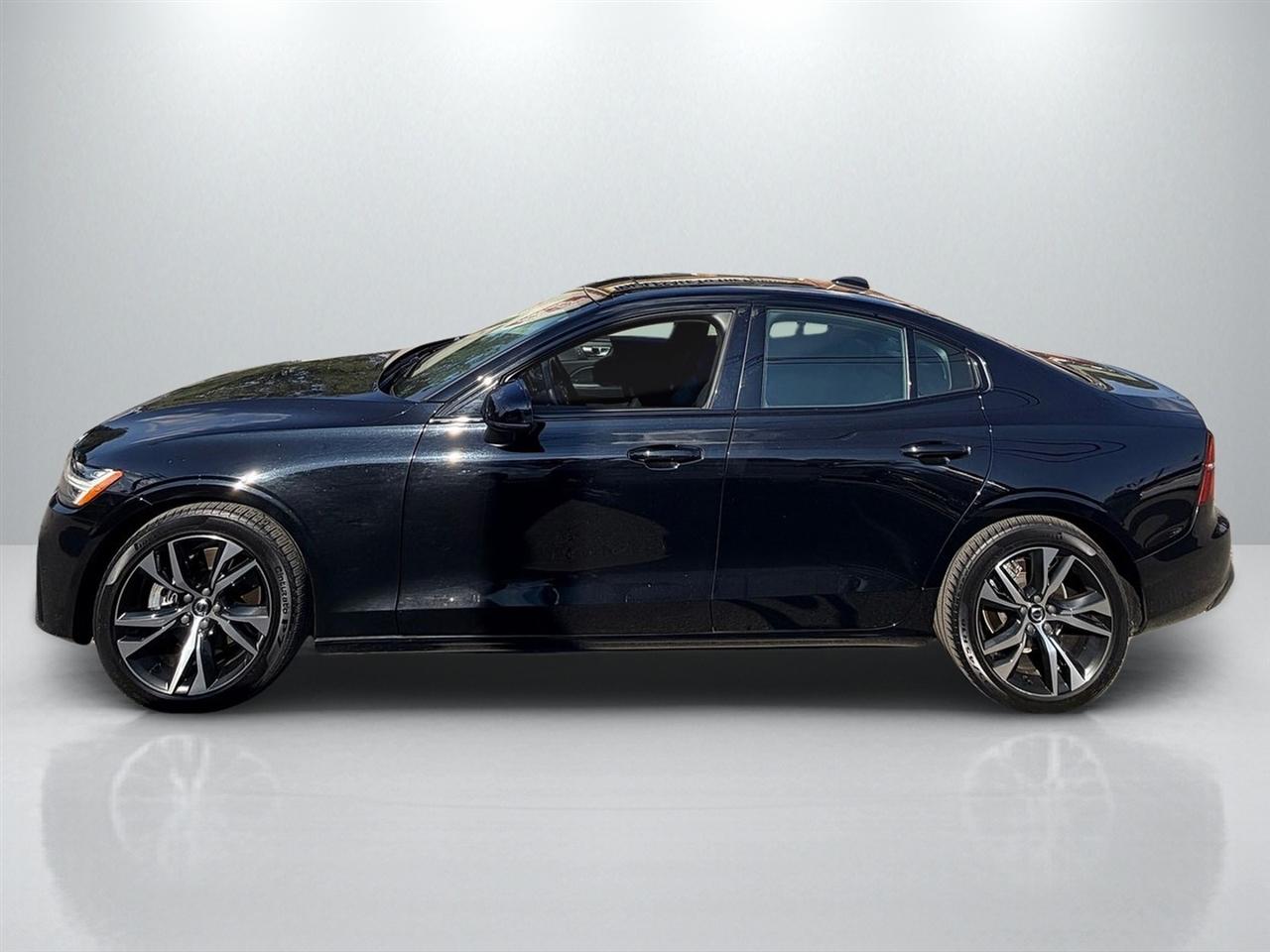 Volvo S60 B5 Core Dark AWD 2024