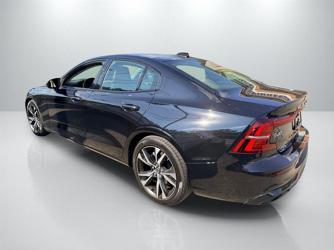Volvo S60 B5 Core Dark AWD 2024