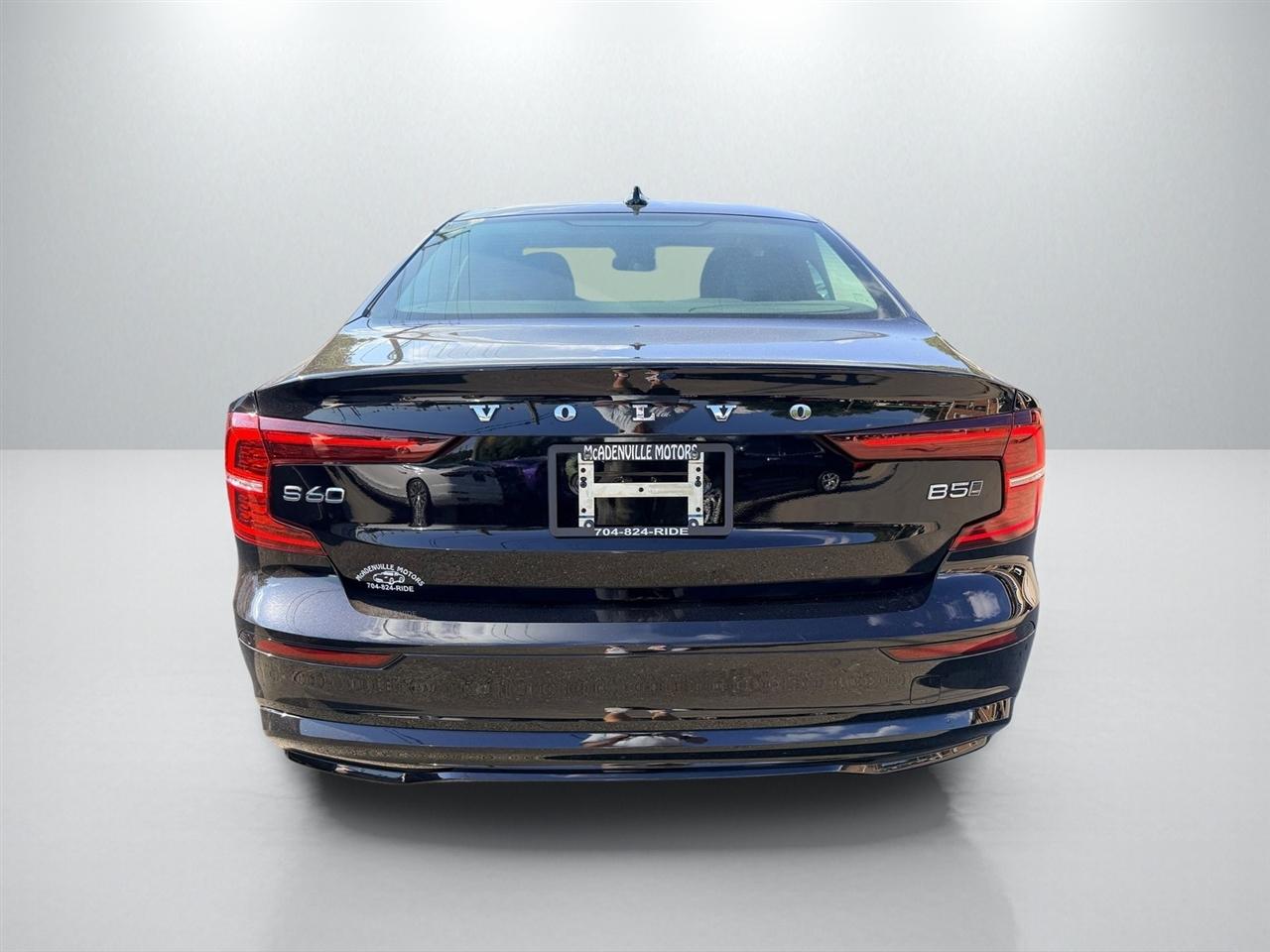 Volvo S60 B5 Core Dark AWD 2024