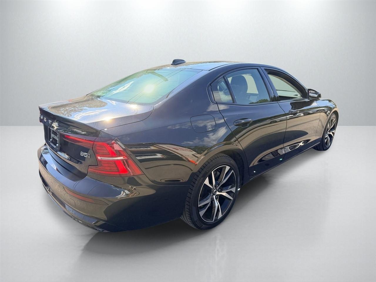 Volvo S60 B5 Core Dark AWD 2024