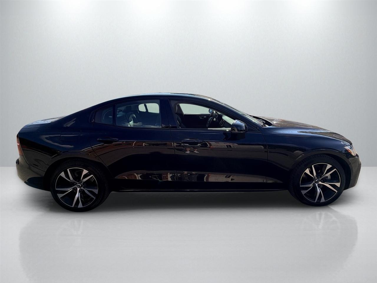 Volvo S60 B5 Core Dark AWD 2024