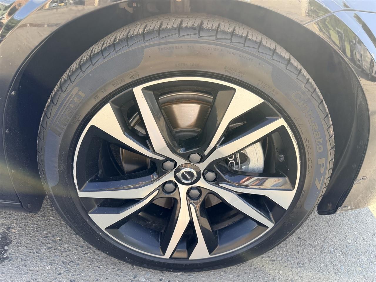 Volvo S60 B5 Core Dark AWD 2024