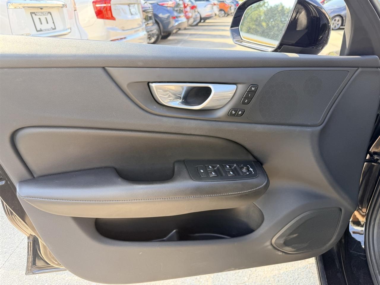 Volvo S60 B5 Core Dark AWD 2024