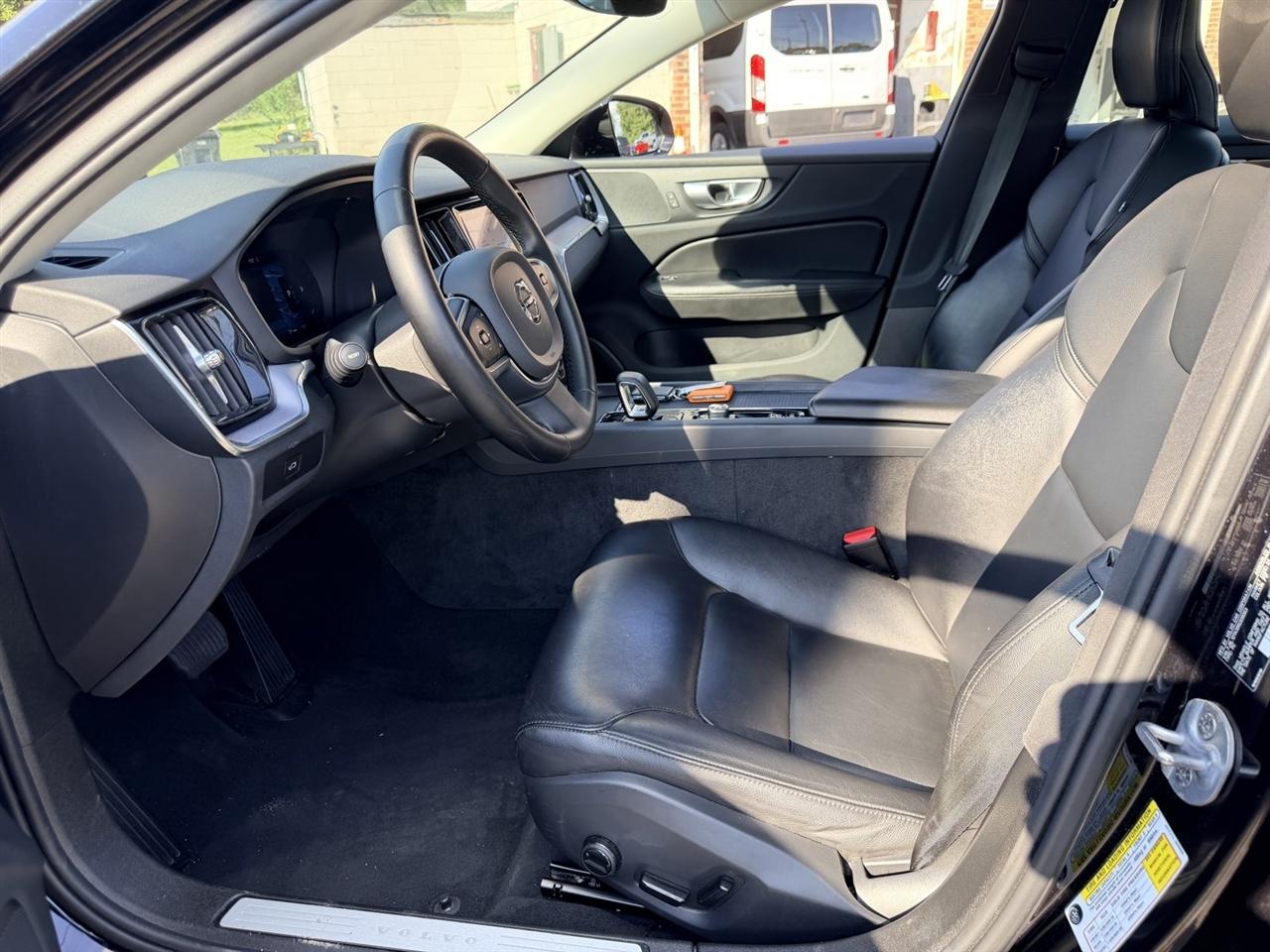Volvo S60 B5 Core Dark AWD 2024