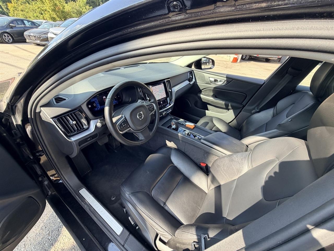 Volvo S60 B5 Core Dark AWD 2024