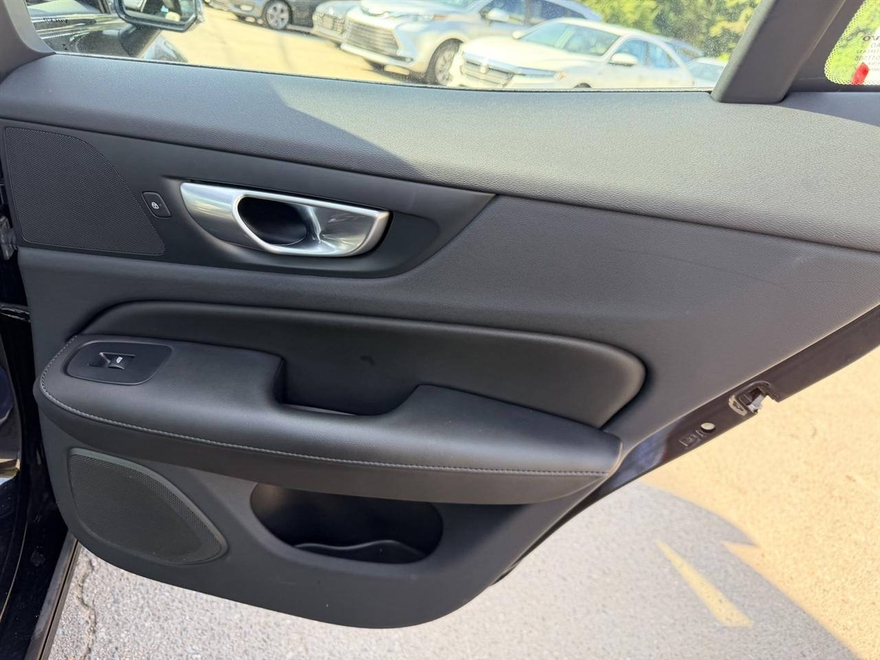 Volvo S60 B5 Core Dark AWD 2024