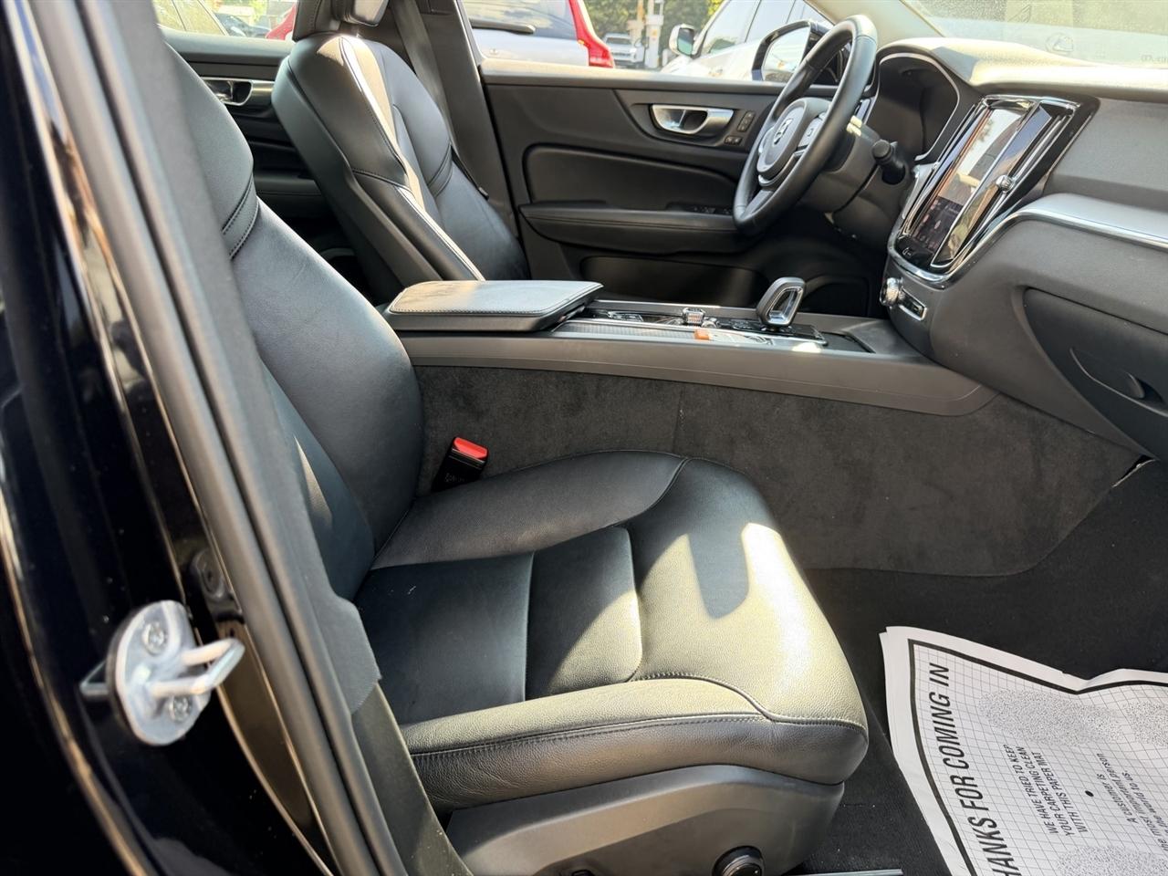 Volvo S60 B5 Core Dark AWD 2024