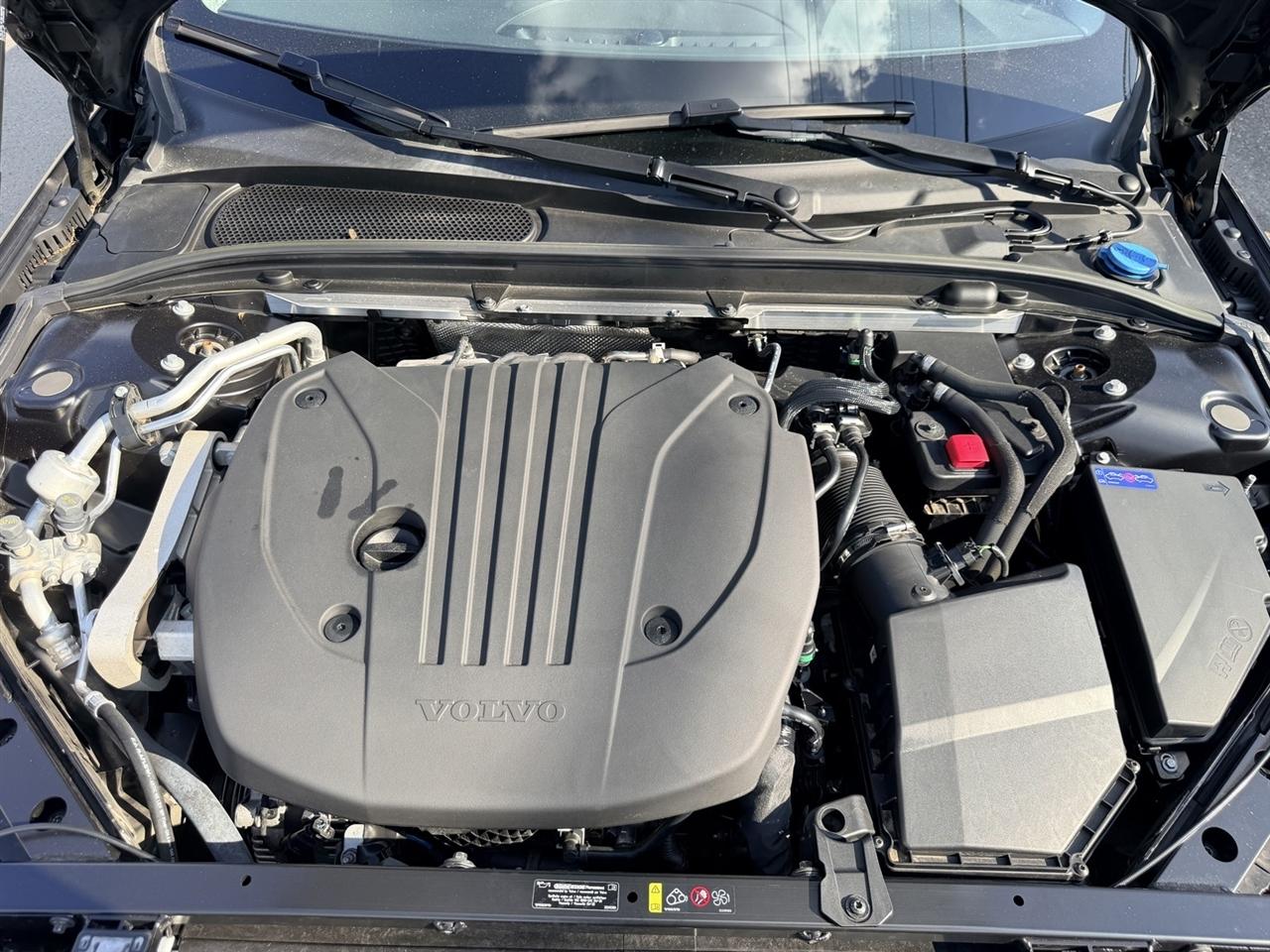 Volvo S60 B5 Core Dark AWD 2024