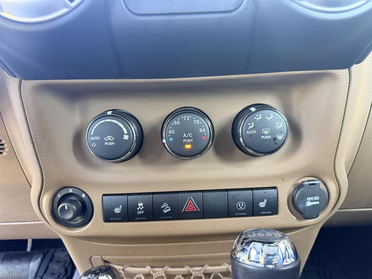 Jeep Wrangler Unlimited Sahara 4WD 2015