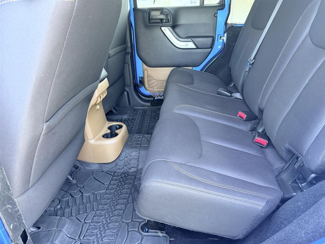 Jeep Wrangler Unlimited Sahara 4WD 2015
