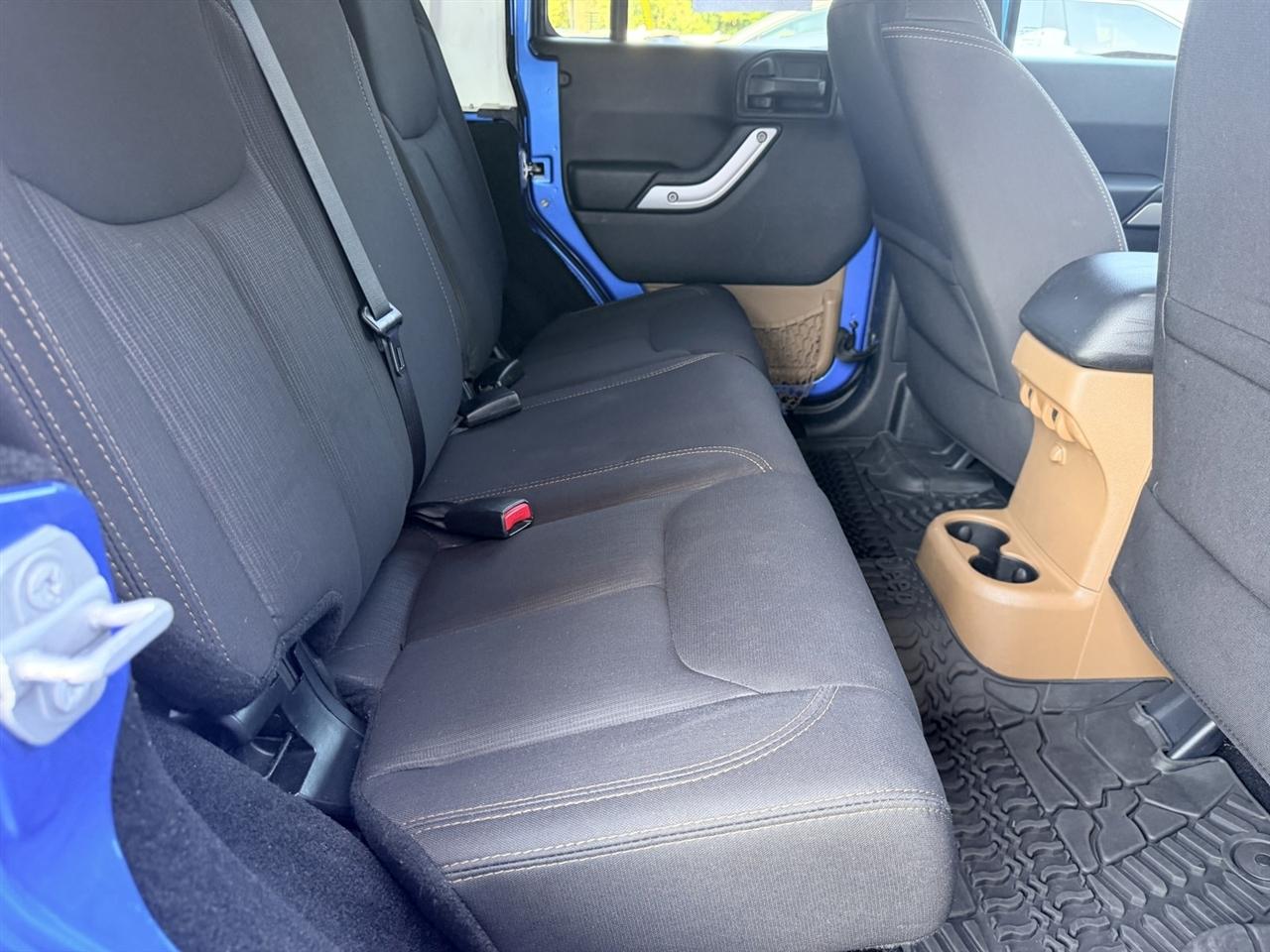 Jeep Wrangler Unlimited Sahara 4WD 2015