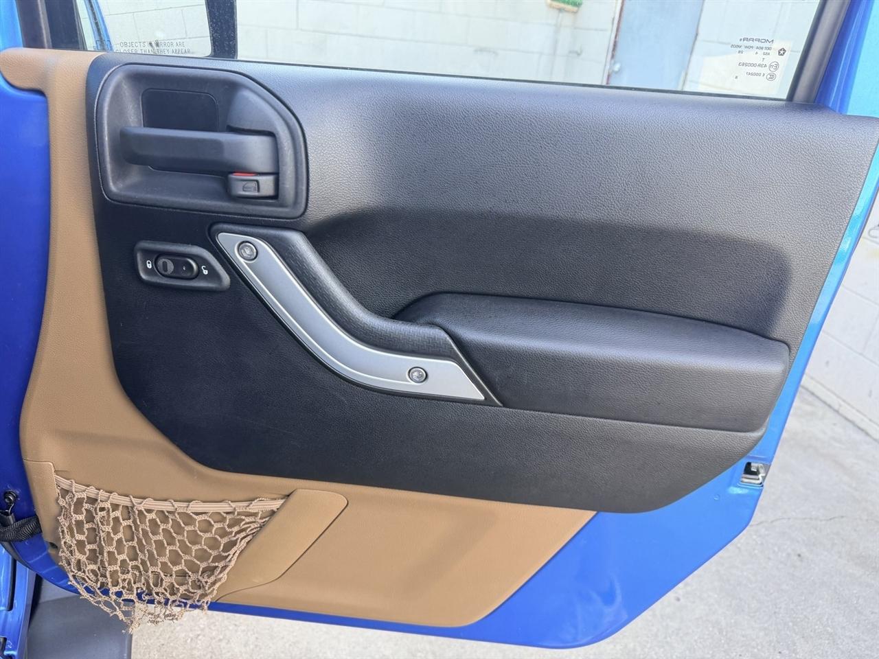 Jeep Wrangler Unlimited Sahara 4WD 2015