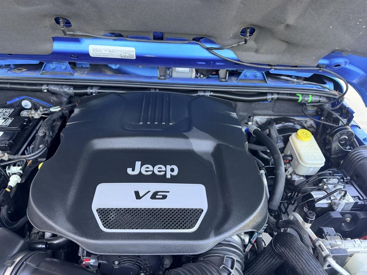 Jeep Wrangler Unlimited Sahara 4WD 2015
