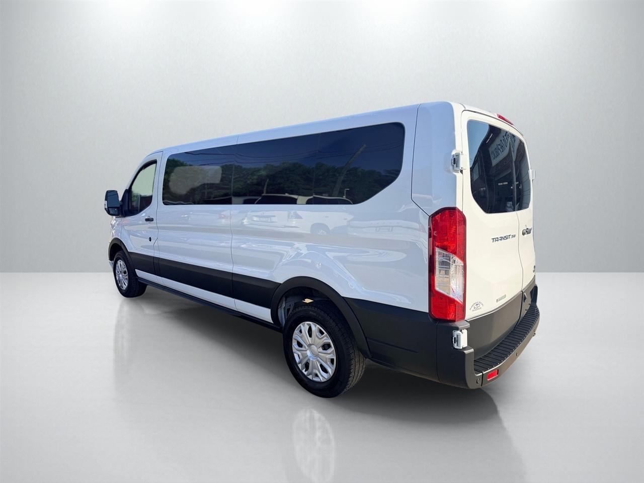 Ford Transit 350 Wagon Low Roof XL w/Sliding Pass. 148-in. WB 2025