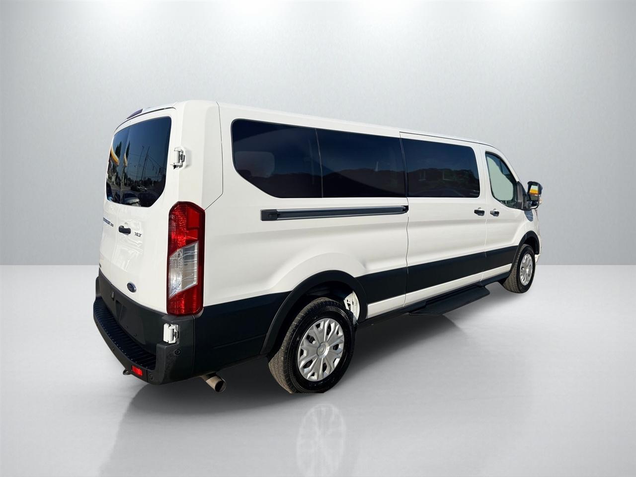Ford Transit 350 Wagon Low Roof XL w/Sliding Pass. 148-in. WB 2025