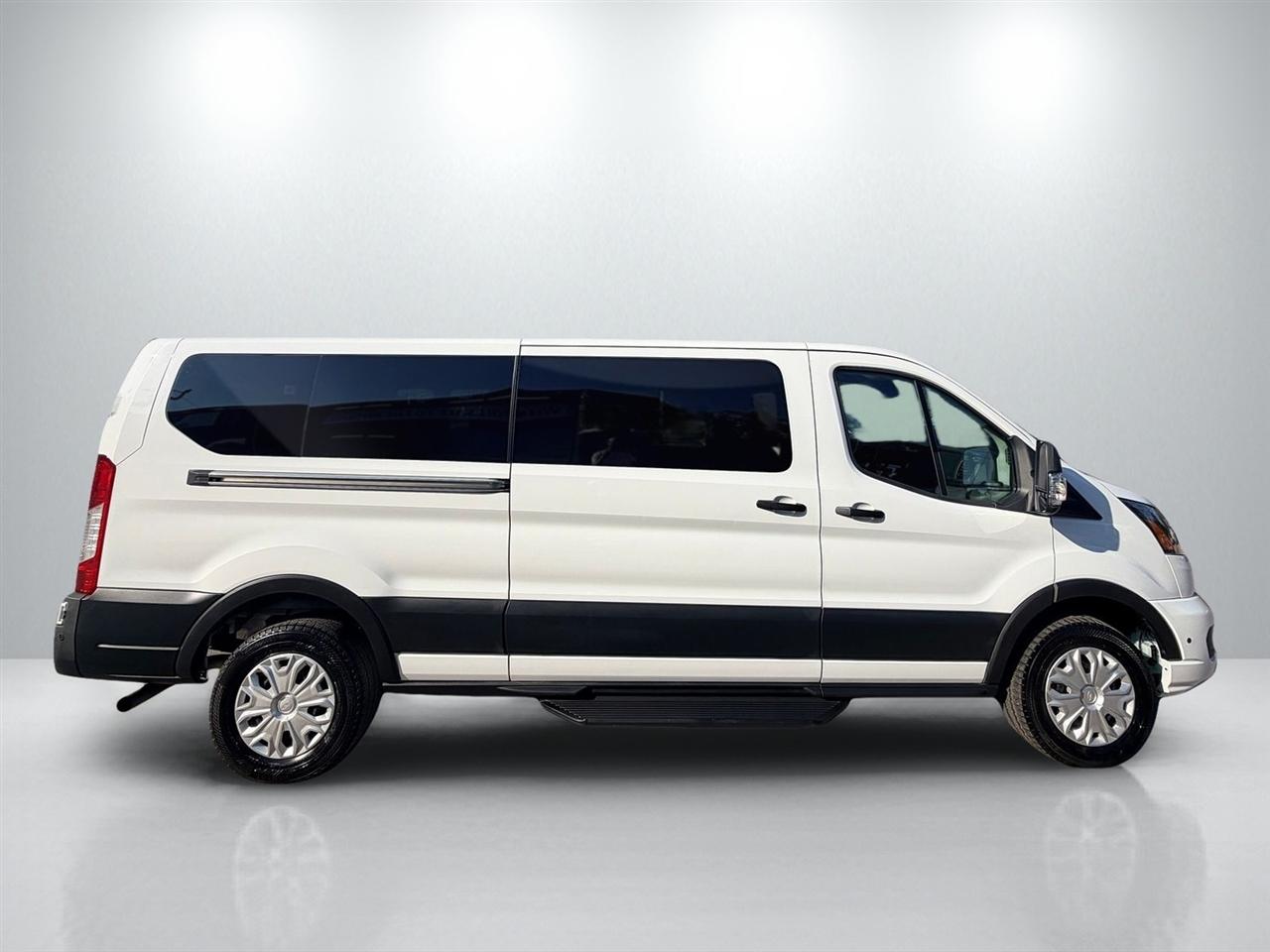 Ford Transit 350 Wagon Low Roof XL w/Sliding Pass. 148-in. WB 2025