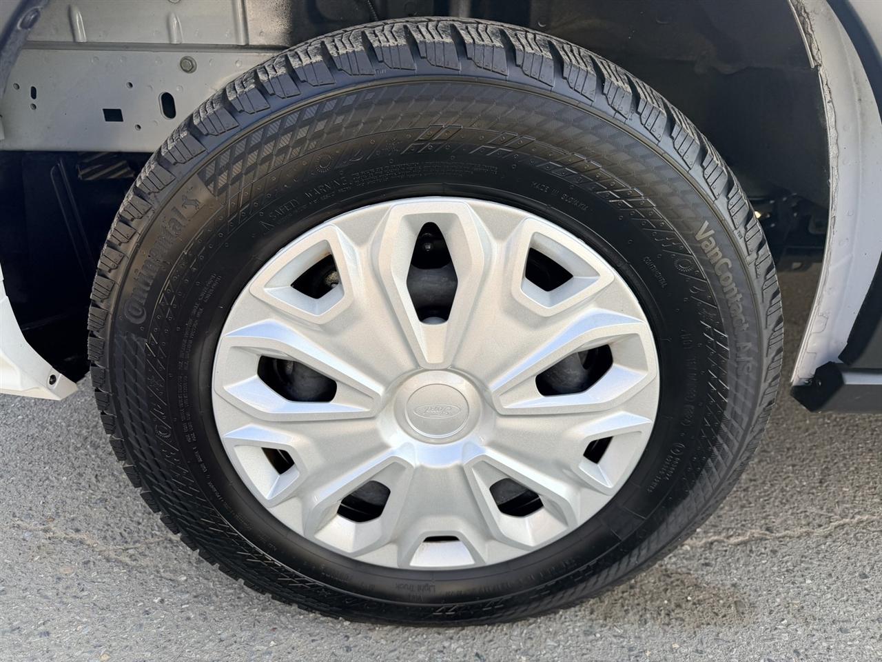 Ford Transit 350 Wagon Low Roof XL w/Sliding Pass. 148-in. WB 2025