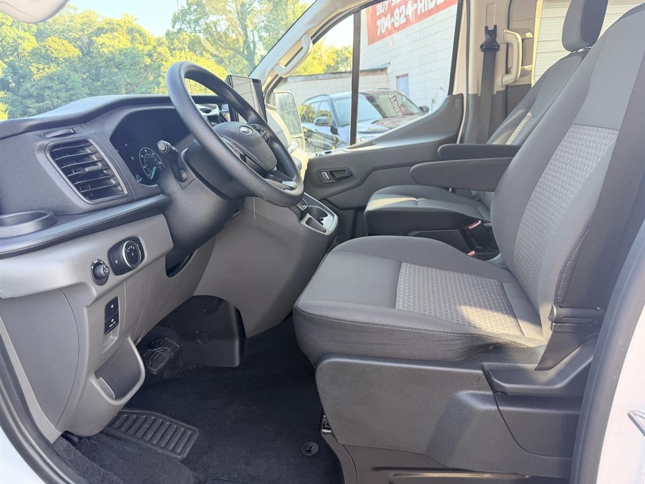 Ford Transit 350 Wagon Low Roof XL w/Sliding Pass. 148-in. WB 2025