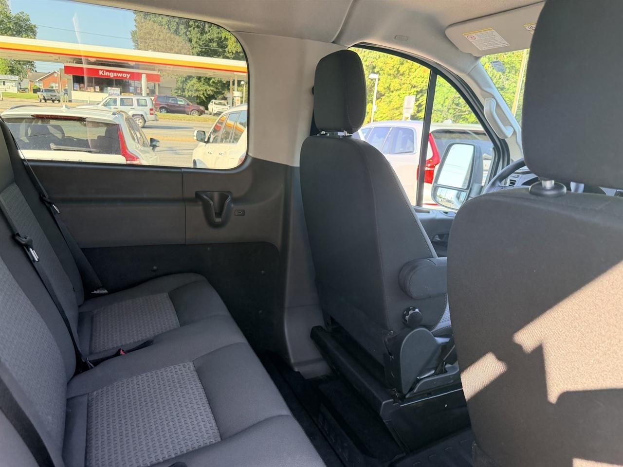 Ford Transit 350 Wagon Low Roof XL w/Sliding Pass. 148-in. WB 2025