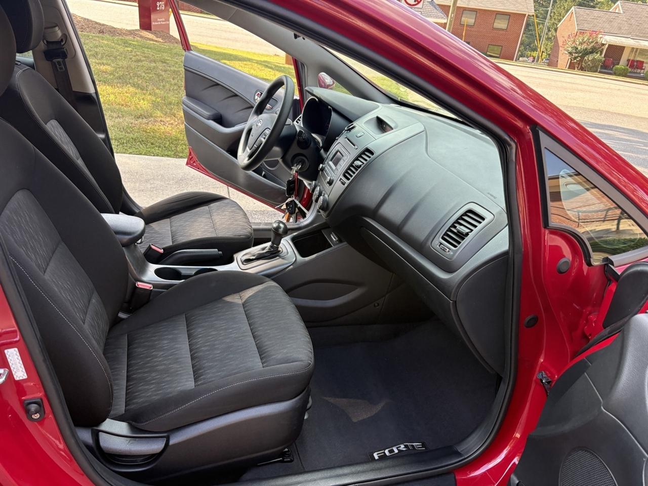 Kia Forte LX w/Popular Package 2016