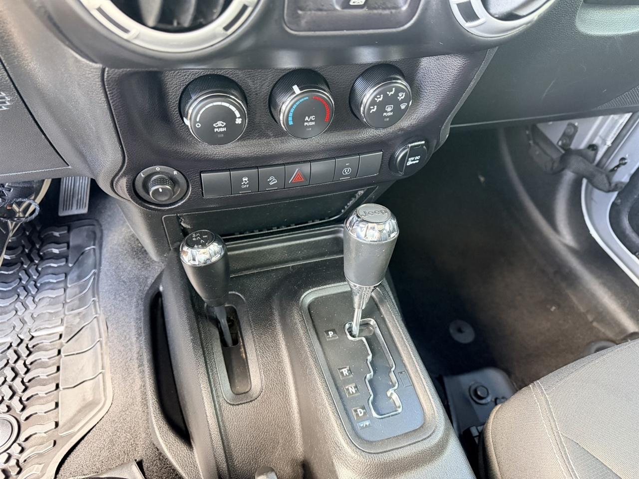 Jeep Wrangler Unlimited Rubicon 4WD 2015