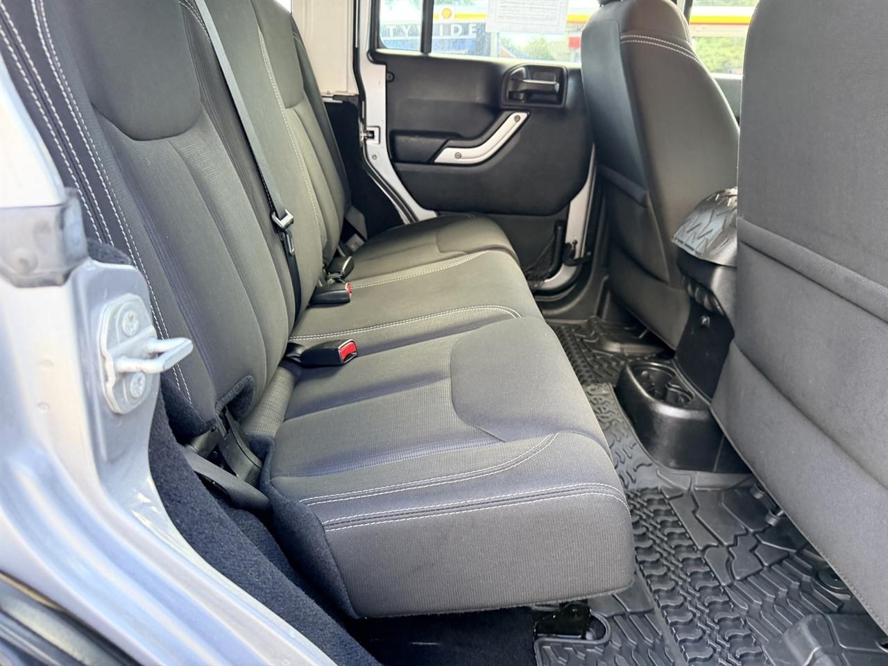 Jeep Wrangler Unlimited Rubicon 4WD 2015