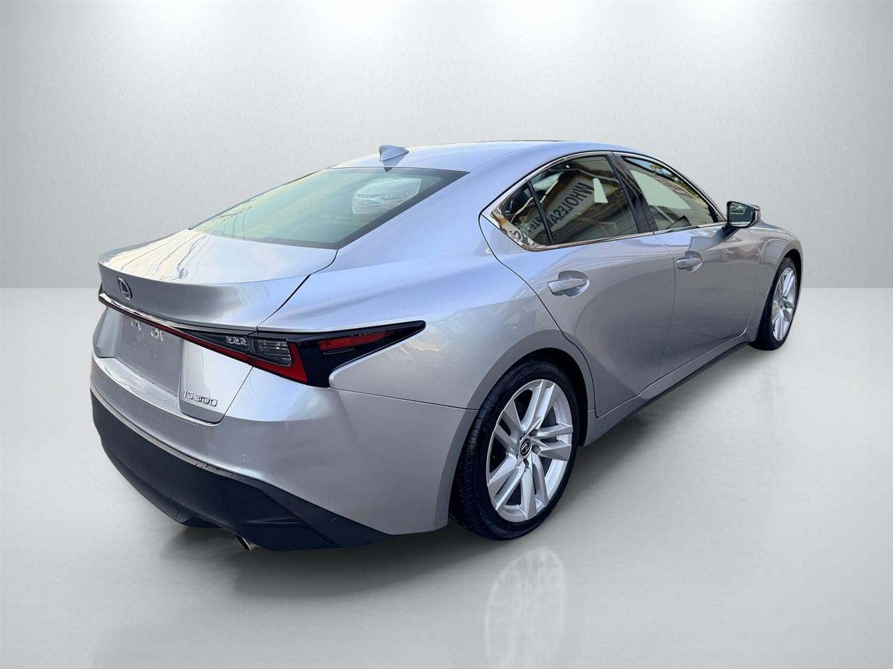 Lexus IS 300 RWD 2024