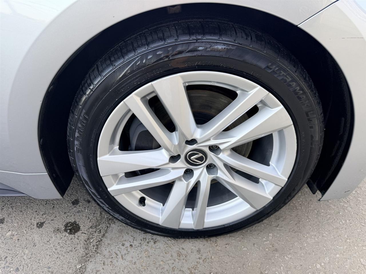 Lexus IS 300 RWD 2024