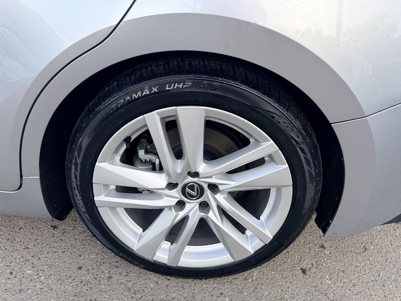 Lexus IS 300 RWD 2024