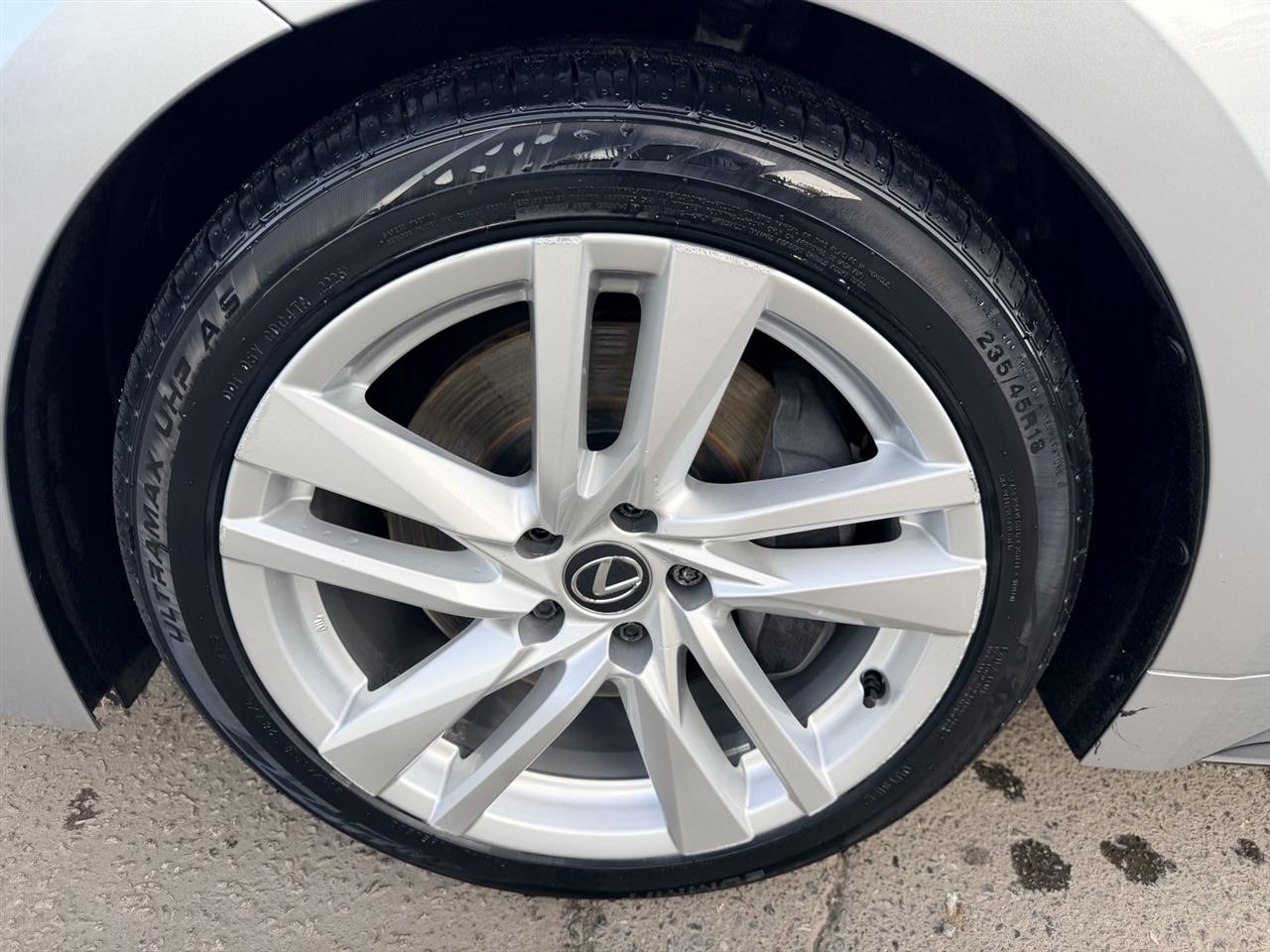 Lexus IS 300 RWD 2024