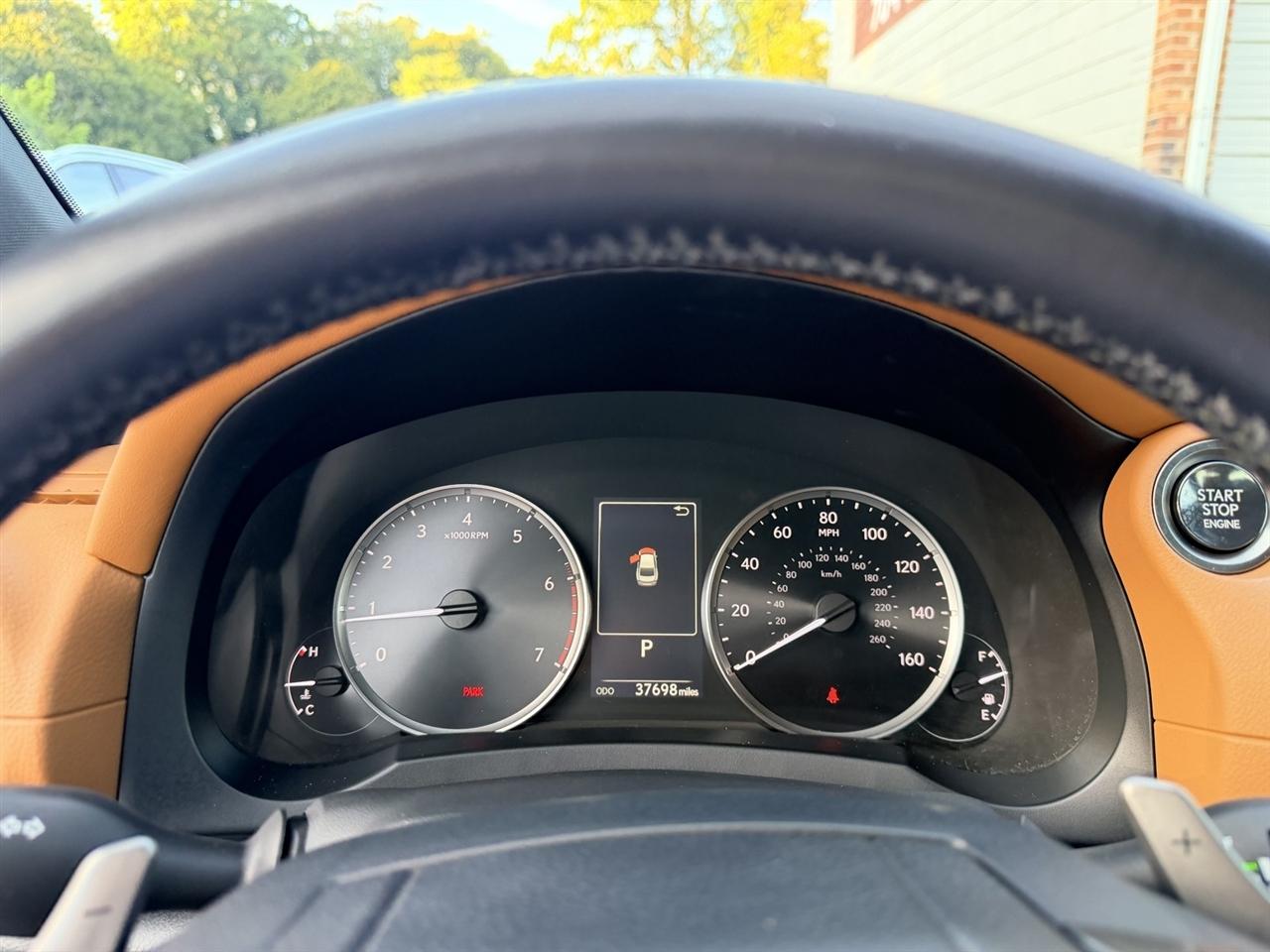 Lexus IS 300 RWD 2024