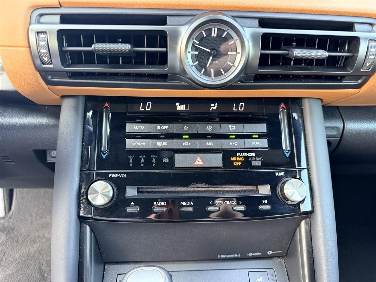 Lexus IS 300 RWD 2024