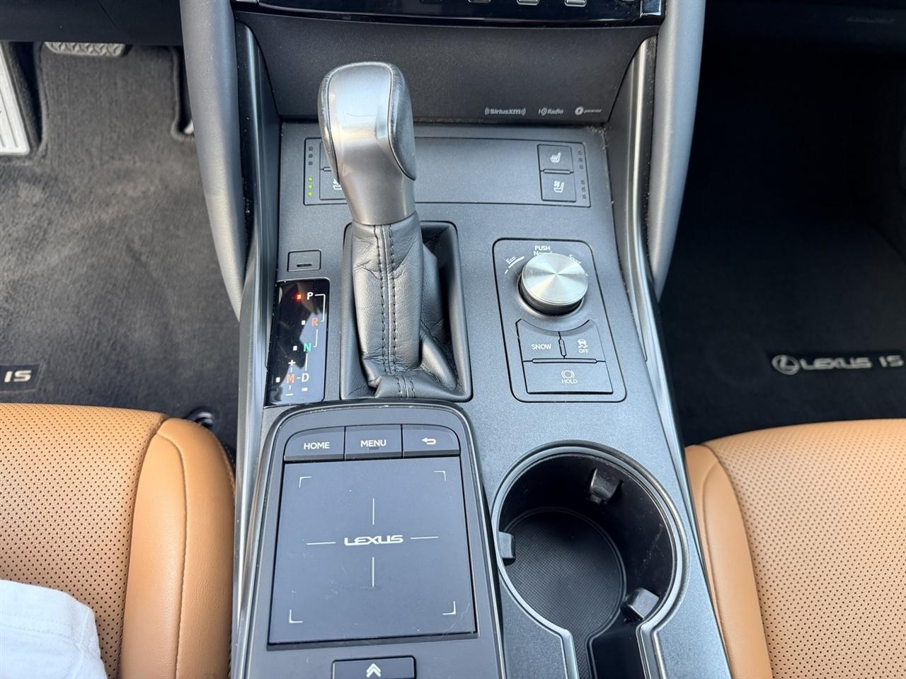 Lexus IS 300 RWD 2024