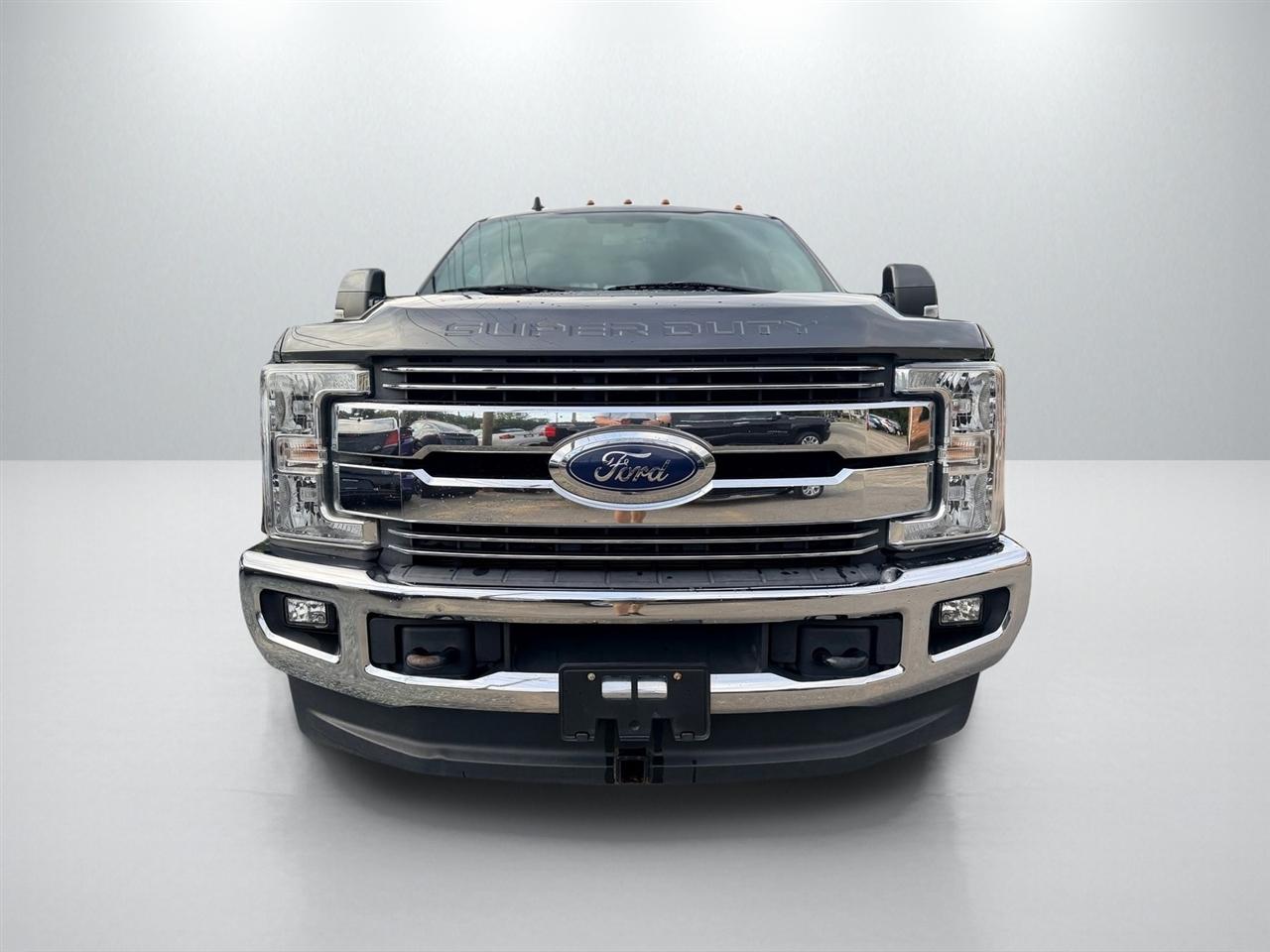 Ford F-350 SD Lariat Crew Cab 4WD DRW 2019