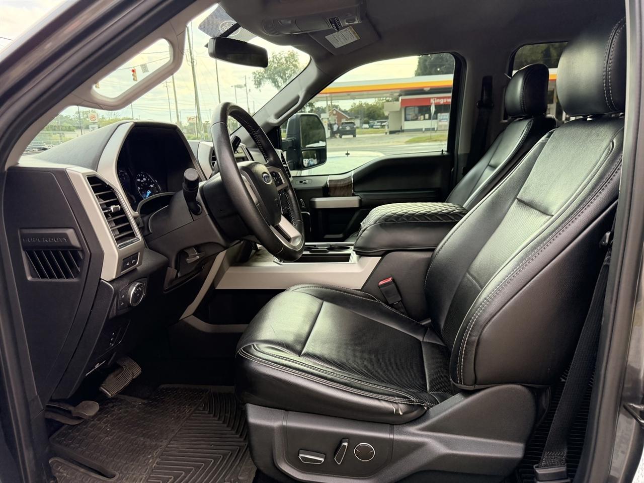 Ford F-350 SD Lariat Crew Cab 4WD DRW 2019