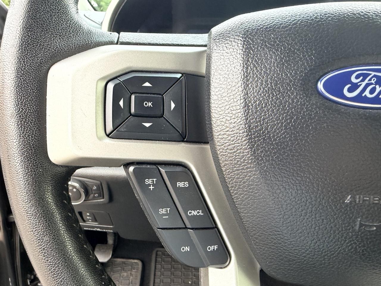 Ford F-350 SD Lariat Crew Cab 4WD DRW 2019
