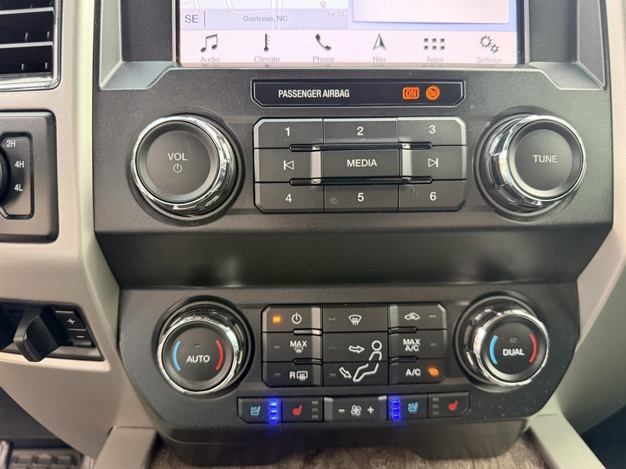 Ford F-350 SD Lariat Crew Cab 4WD DRW 2019