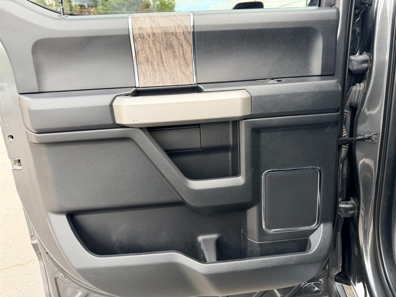 Ford F-350 SD Lariat Crew Cab 4WD DRW 2019