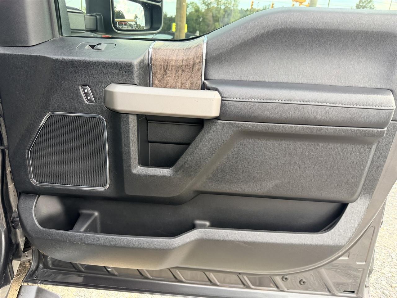 Ford F-350 SD Lariat Crew Cab 4WD DRW 2019