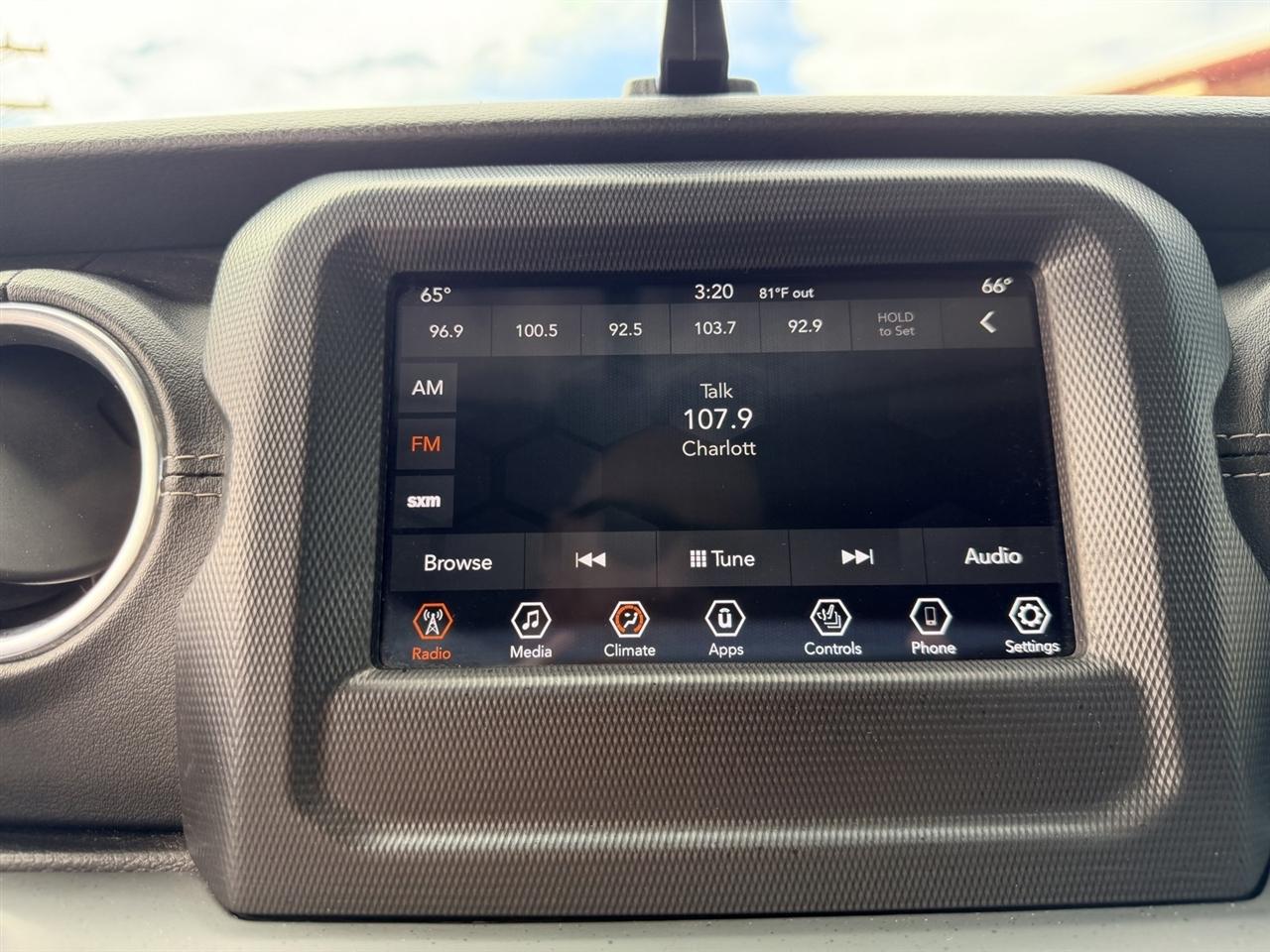 Jeep Wrangler Unlimited Sahara 2018