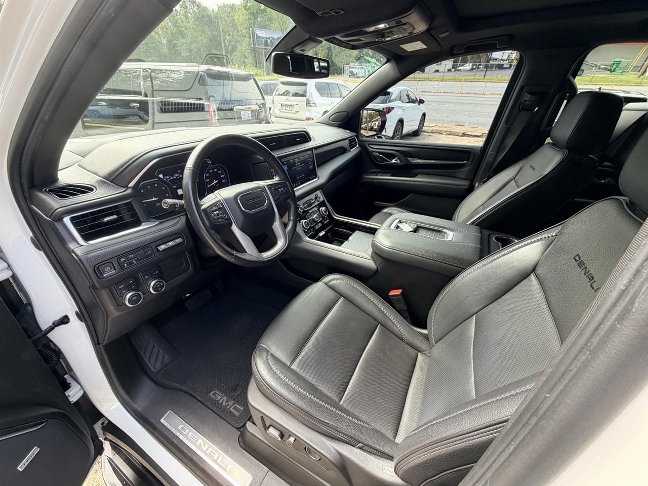 GMC Yukon XL Denali 4WD 2021
