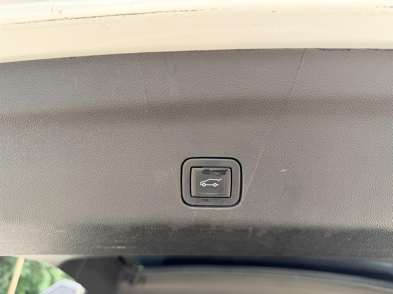 GMC Yukon XL Denali 4WD 2021