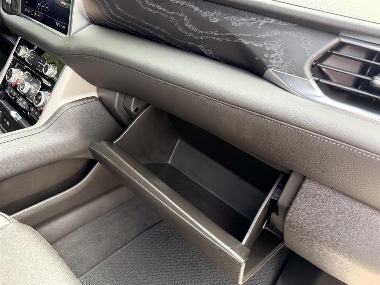 GMC Yukon XL Denali 4WD 2021