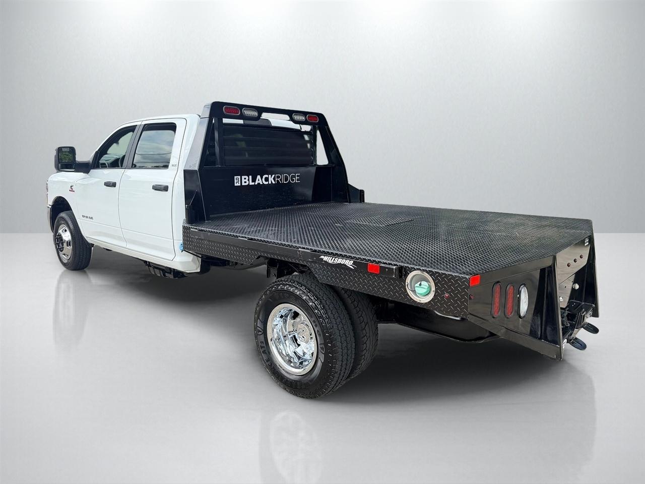 RAM 3500 SLT Crew Cab 4WD 2024