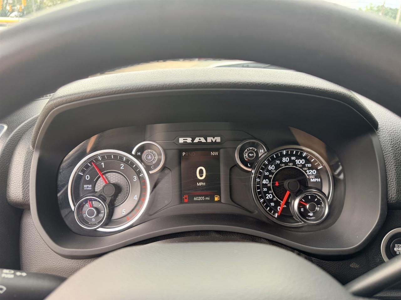 RAM 3500 SLT Crew Cab 4WD 2024